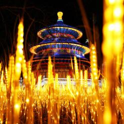 中国彩灯点亮法国塞纳古堡