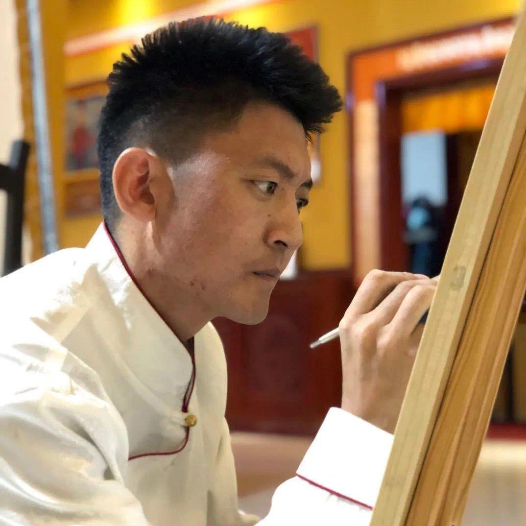 在热爱中描摹斑斓的人生——华科才旦的唐卡艺术之路
