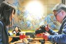 故宫角楼咖啡悄然开业 蛋糕“千里江山卷”成网红