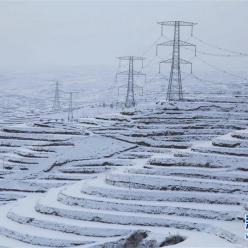 甘肃：春雪落高原