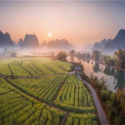 寻芳桂林阳朔 无边春景一时新