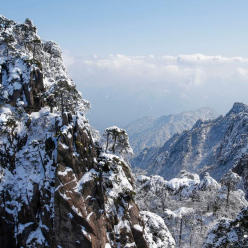 安徽：雪后黄山景迷人