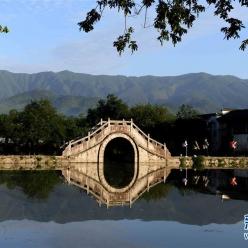 晨之宏村 景色迷人