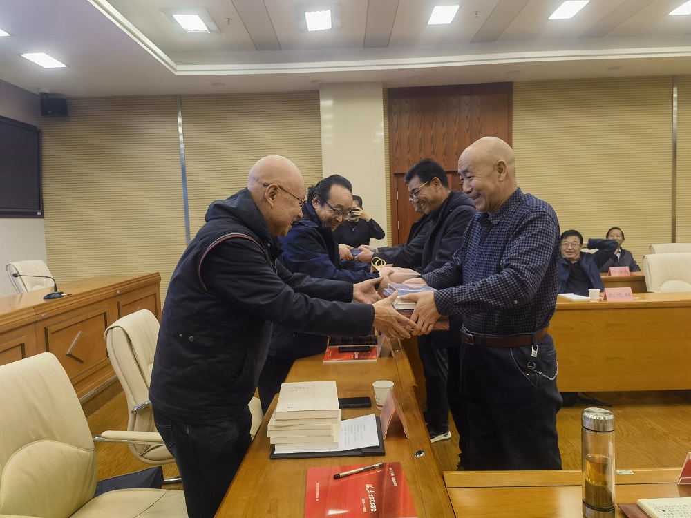 扎根青海大地，书写吾土吾民