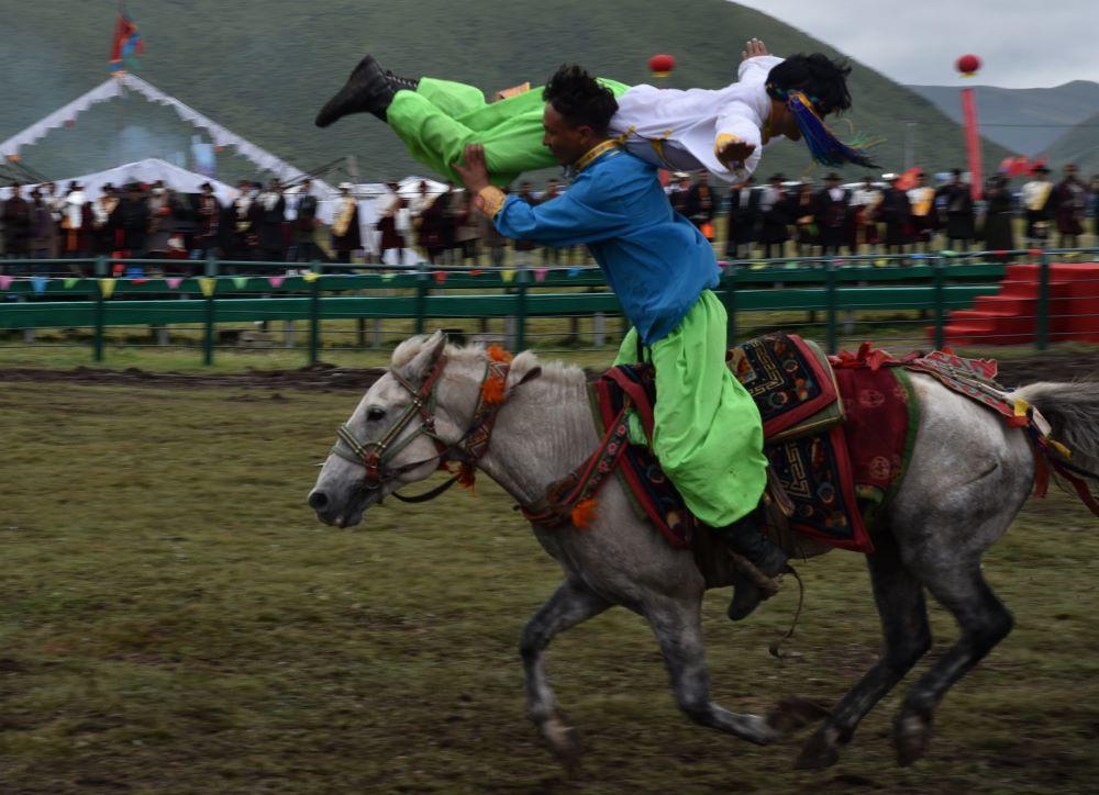 久治县第二届年保玉则文化旅游节开幕