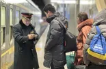 新春走基层丨春运“慢火车”！载满“烟火”与“年味”