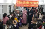 新春走基层｜小年春晚“送”上60多小时的春运列车