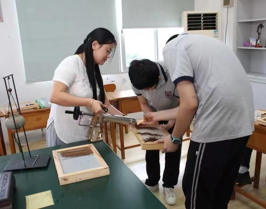 “让每一个孩子，都能触摸生活的美好”——厦门有一群特殊的“护花使者”
