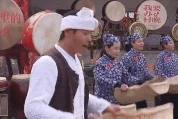 新华网评：“村晚”不能停！
