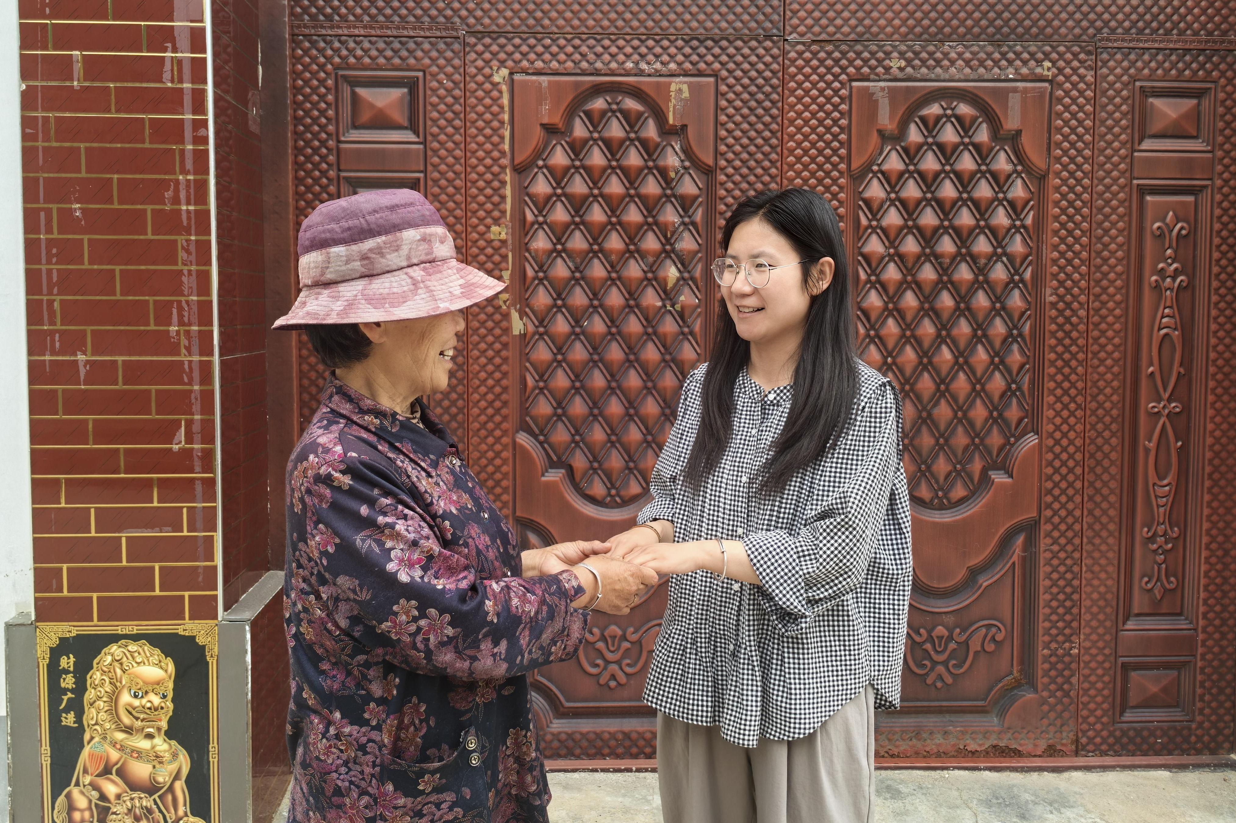 党旗在基层一线高高飘扬｜一心向乡土的“倔”书记