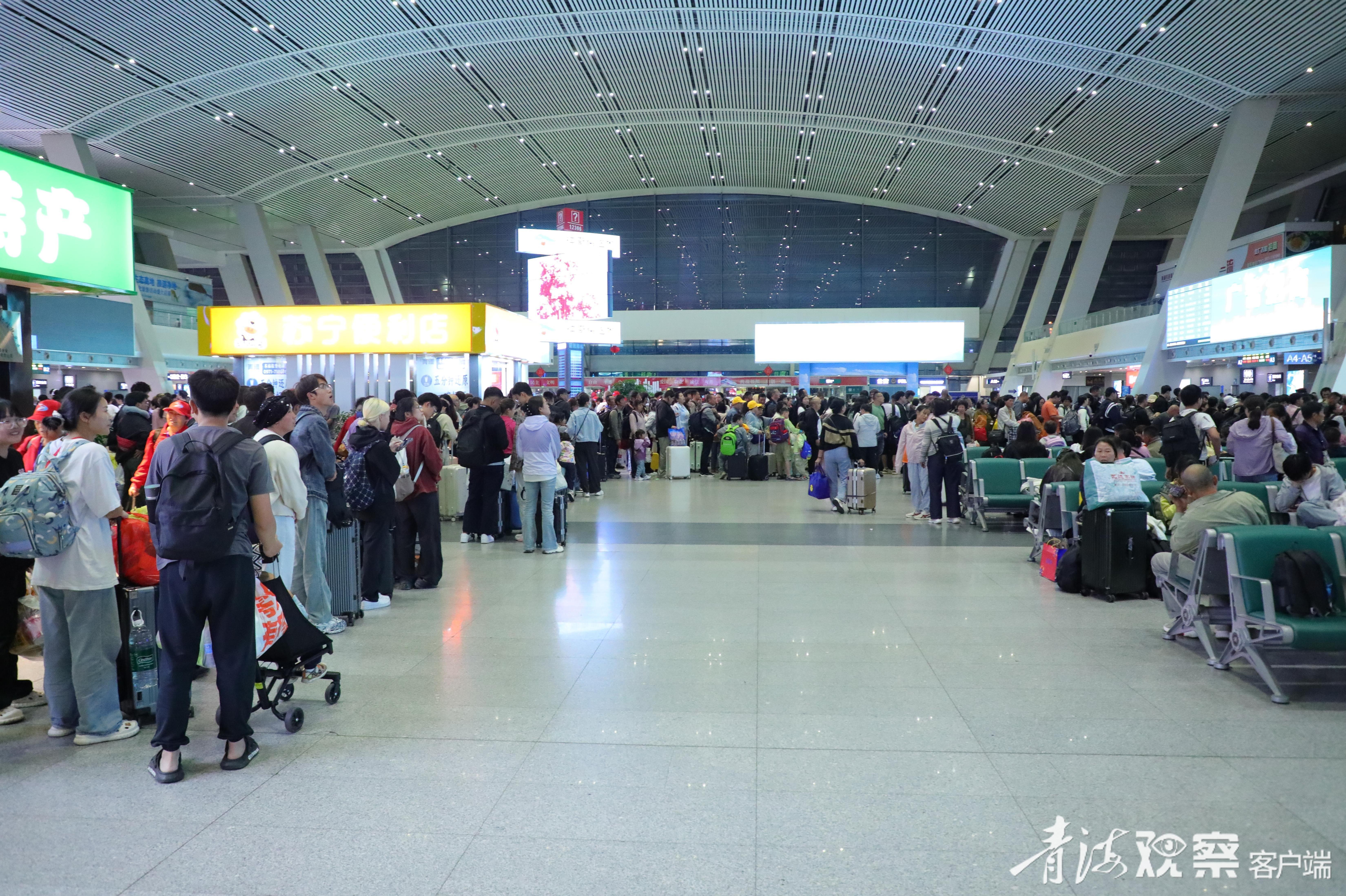 暑运期间，青藏集团公司发送旅客468.4万人次