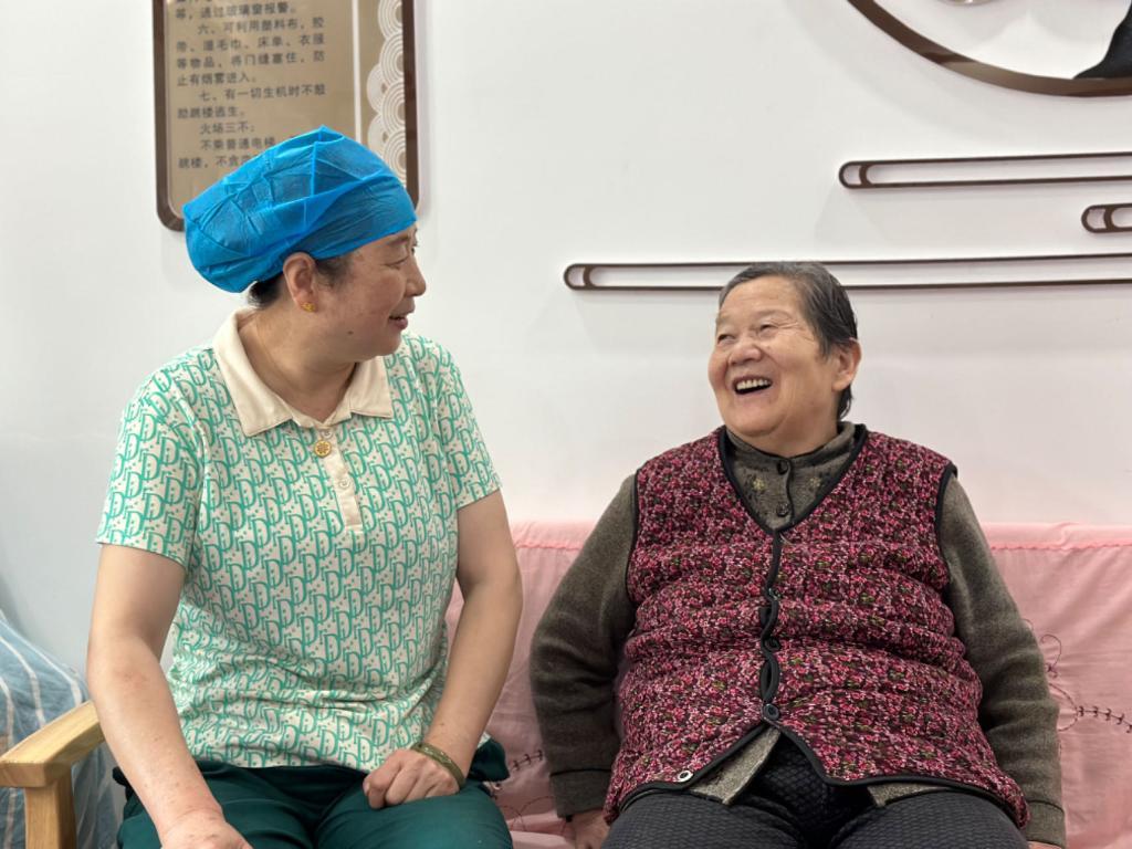青海西宁：社区“原居养老”让更多老人安享幸福晚年