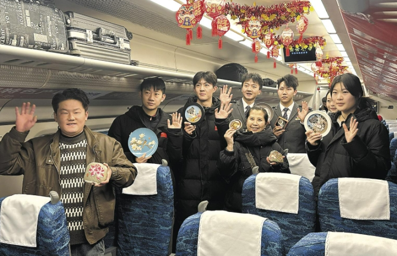 【新春走基层·情满春运路】温暖相伴 归程井然