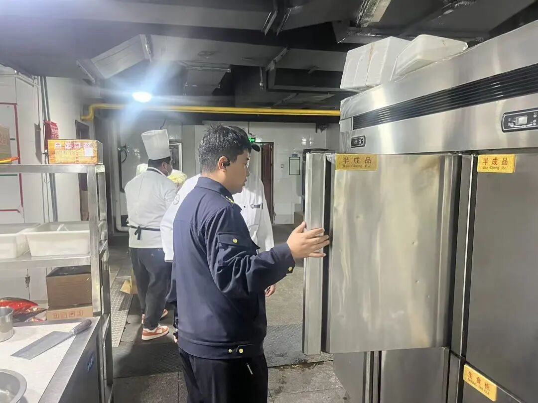 西宁市城北区：“五个放心”整治让农贸市场焕新颜