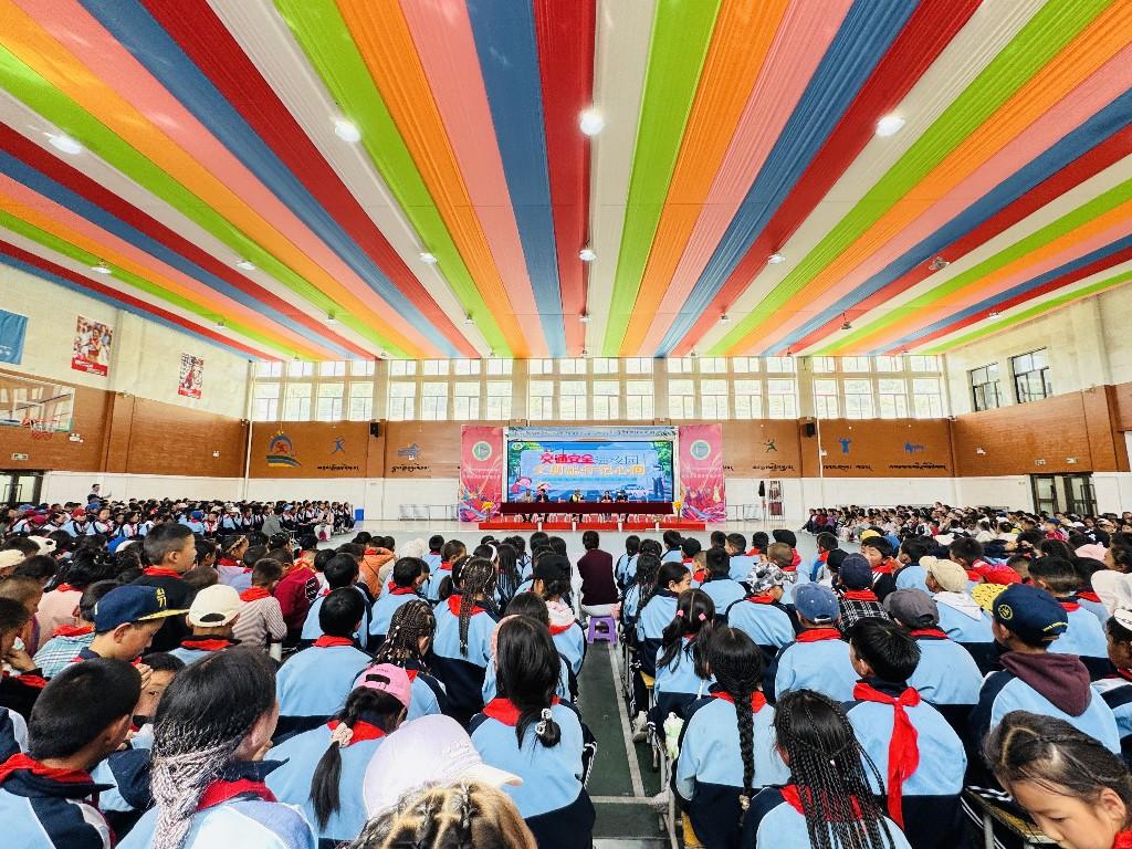 上好 “开学第一课”  筑牢交通安全防线
