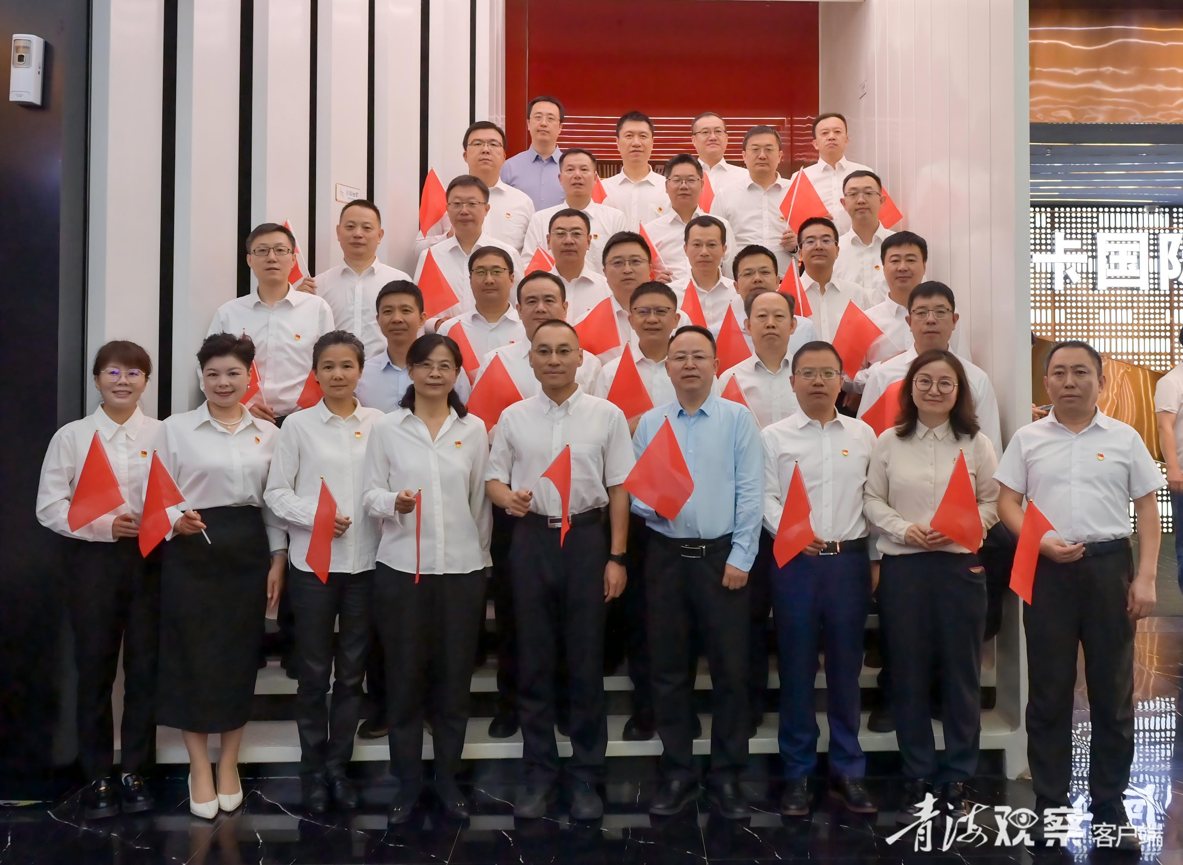 援青干部观看九三阅兵盛况 坚定服务青海决心