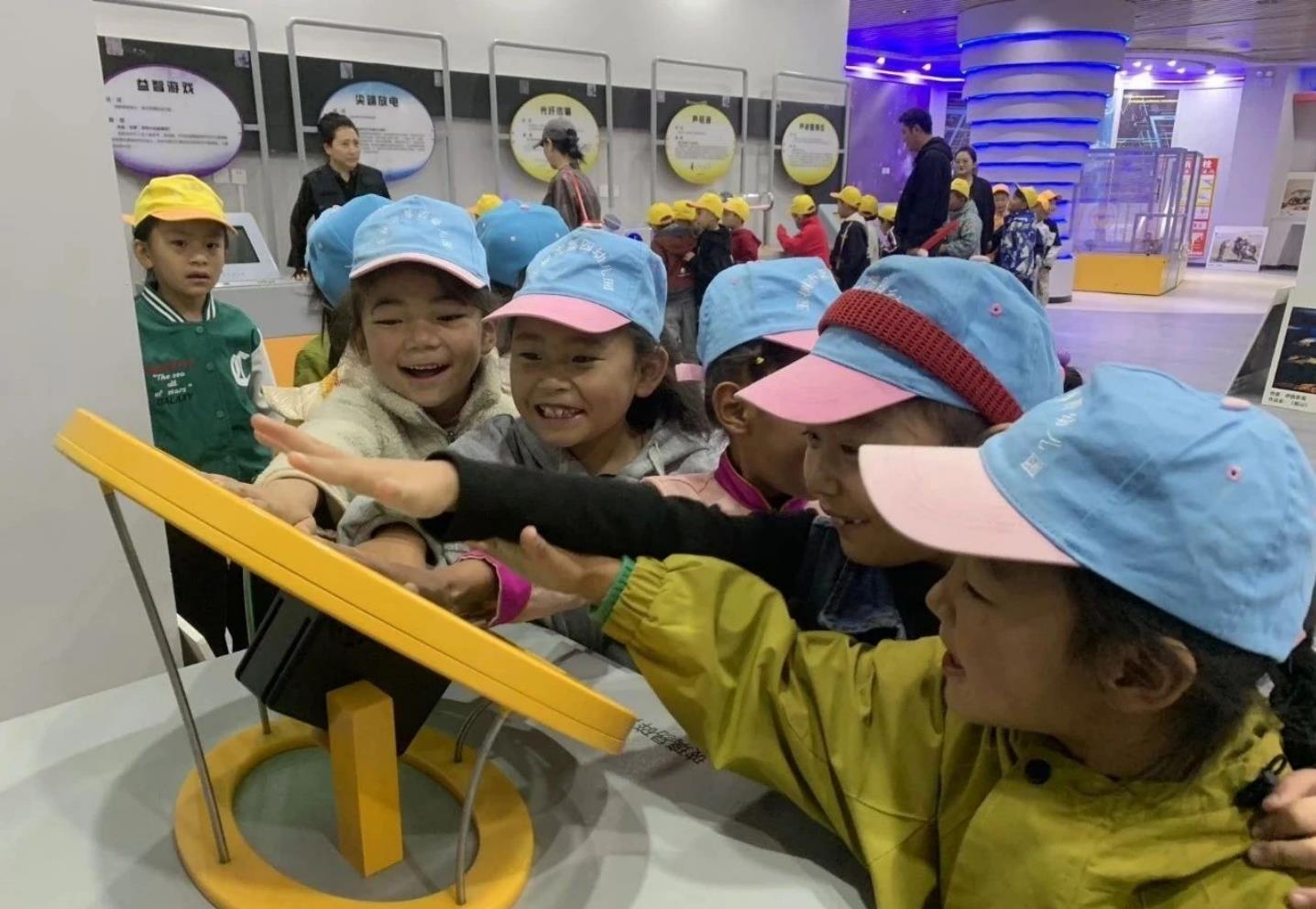 玉树州：开展幼儿科技早教启蒙活动