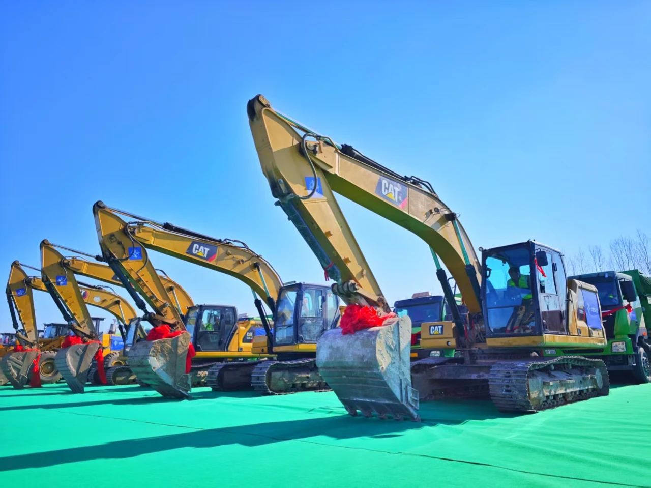 辽宁两条高速公路同时全线开工
