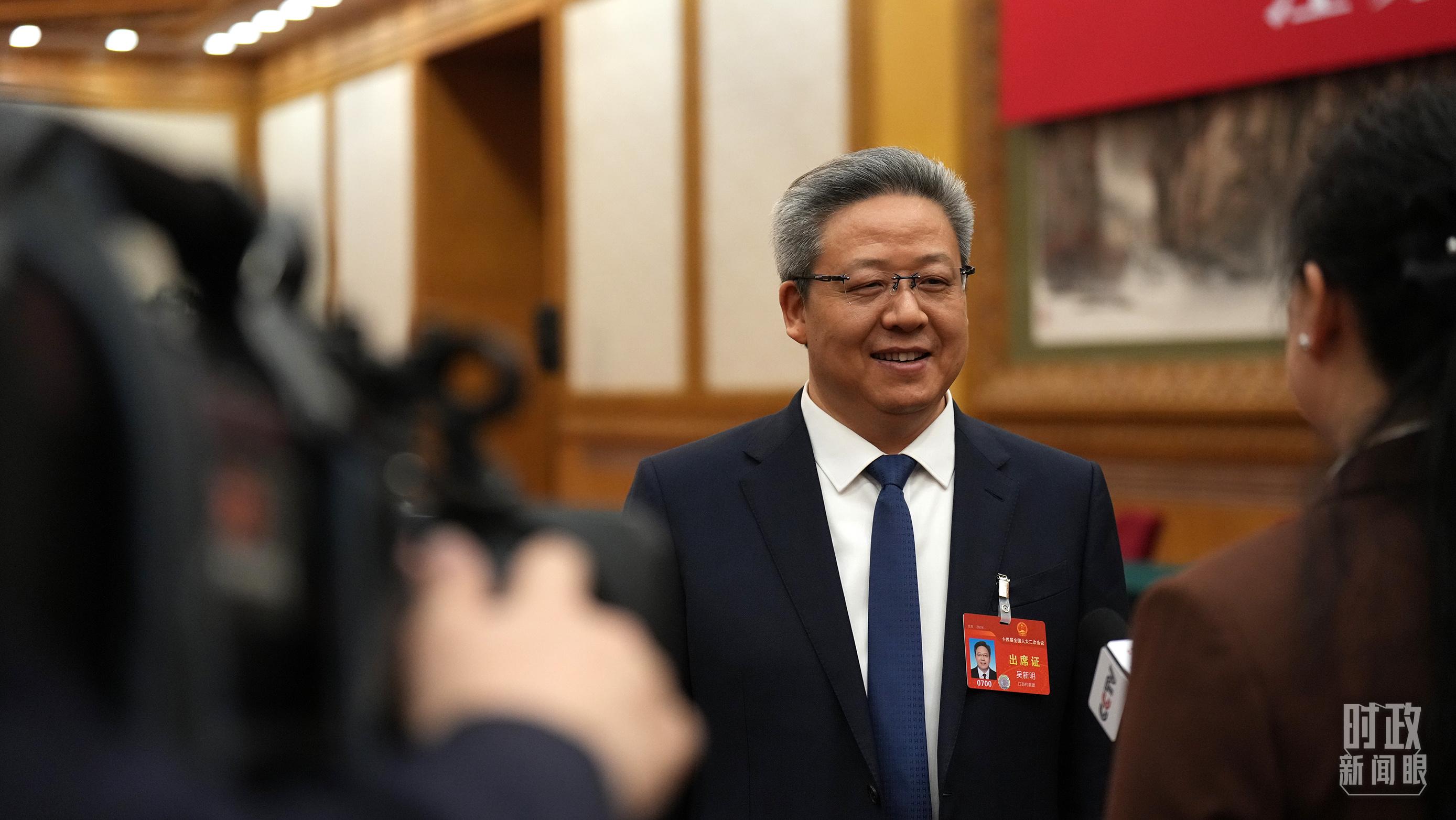 吴新明代表。（总台国广记者李晋拍摄）