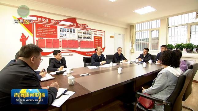 吴晓军在省信访局接待来访群众时强调 用心用情解决群众急难愁盼 以工作作风转变展现学习教育成效